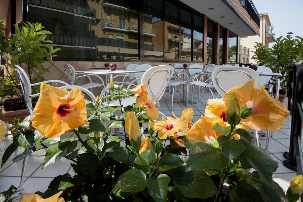 Hotel Scarlet Rimini Eksteriør bilde